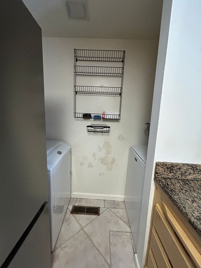 Photo - Long-Term Lake Forest Glenn Condo Unit 186