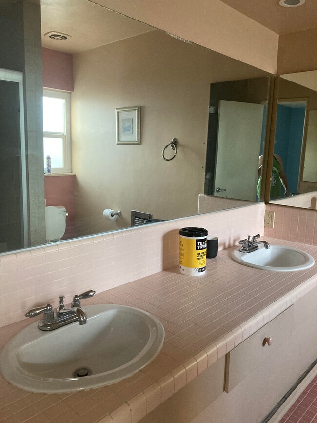 Bath 1 - 259 S Rosemead Blvd Unit A