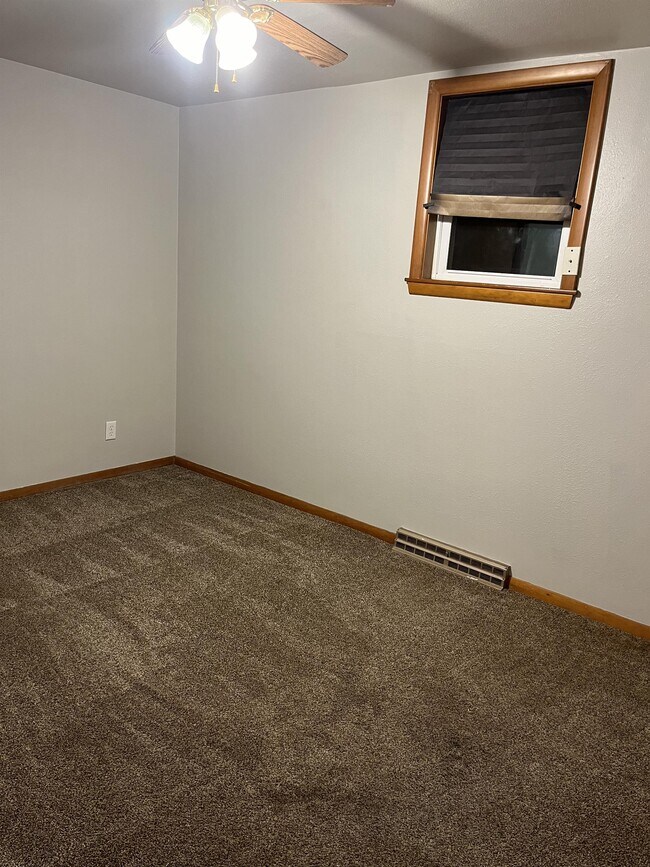 402 S 18th St Townhome Townhome Rental in Bismarck ND