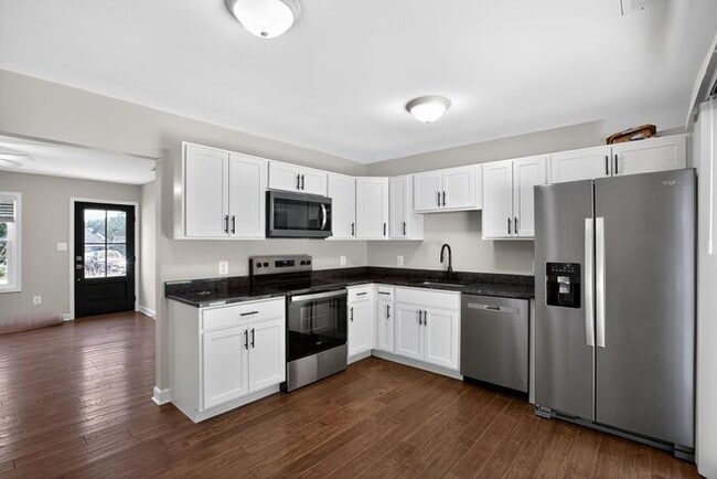 Photo - 43215 Riverside Dr