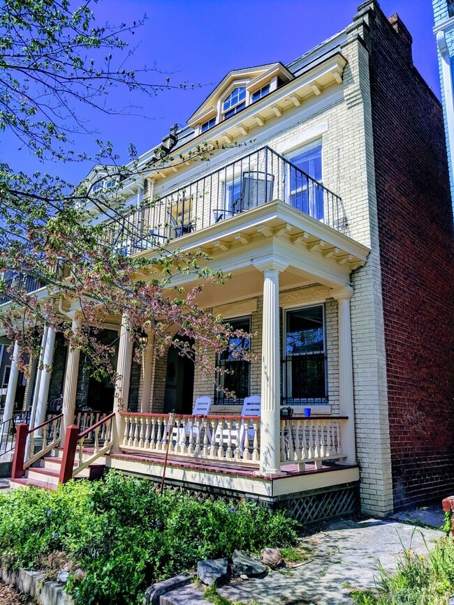 Building Photo - 1612 Floyd Ave Unit Apt. B