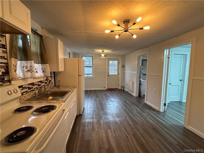 Photo - 55 Burlingham Rd