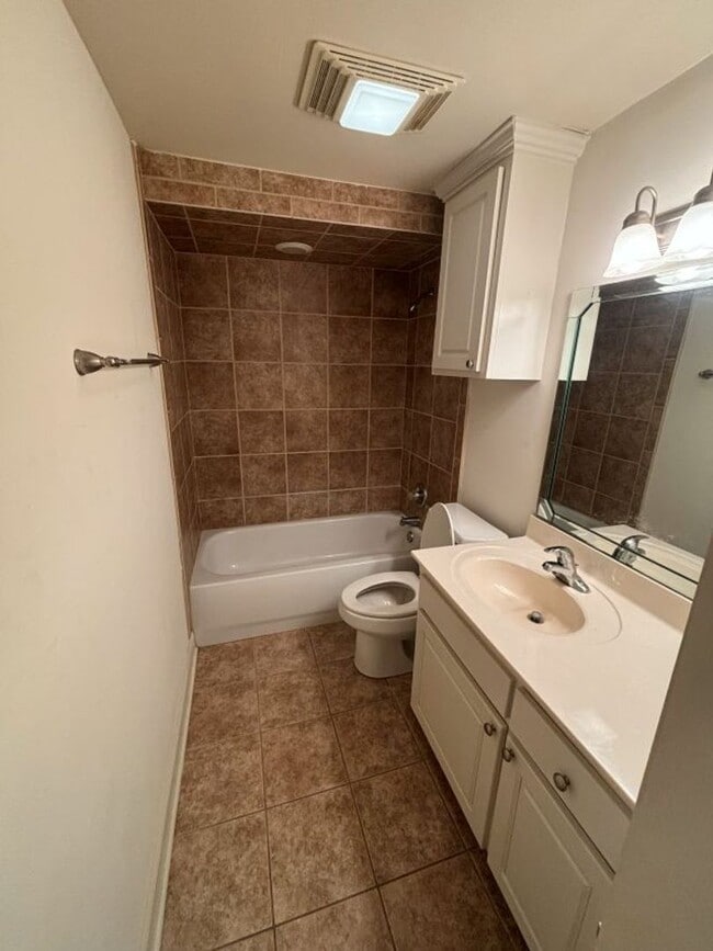 Photo - 1290 Park Blvd