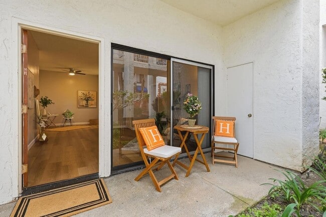 8320 Regents Rd Unit 1I
