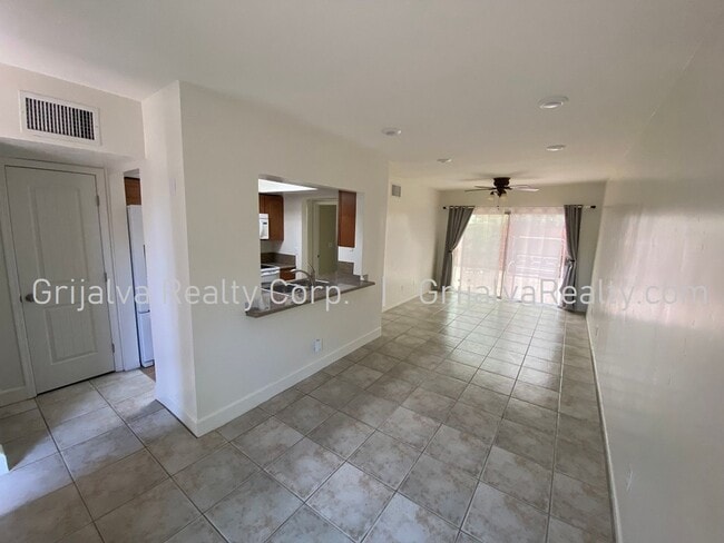 Photo - 3411 E Glenn St Unit 03