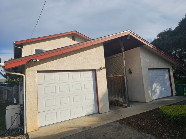 Building Photo - 1932 11th St Unit 1932 A