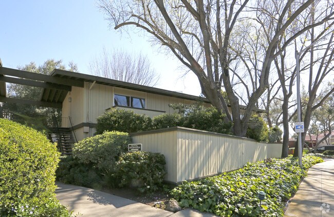 Photo - The Laurelwood