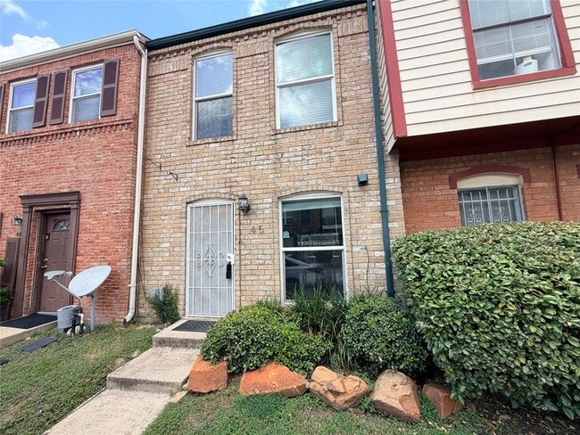 Photo - 7700 Creekbend Dr Unidad 45