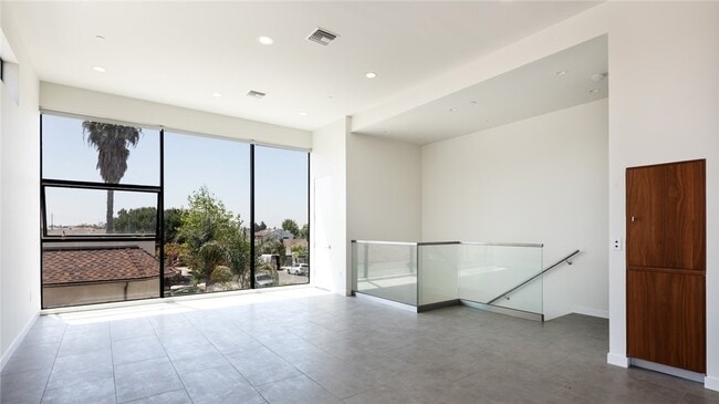 Photo - 1618 Amherst Ave