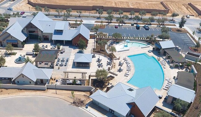 Photo - 583 Crescent Ln