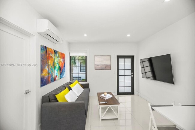 Photo - 733 Michigan Ave Unit 4