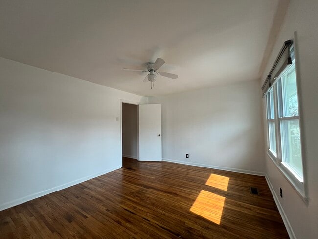 Photo - 106A McKennell Dr