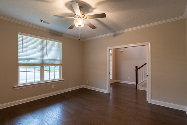 Photo - 453 Arrowwood Dr