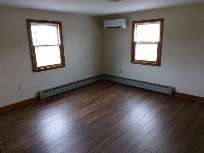 Photo - 121 King Philip Rd