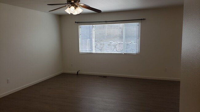 Photo - SPACIOUS 3 BED/2.5 BATH/2 CAR GAR/ A/C / 1580 SQ FT HOME IS MOVE IN READY