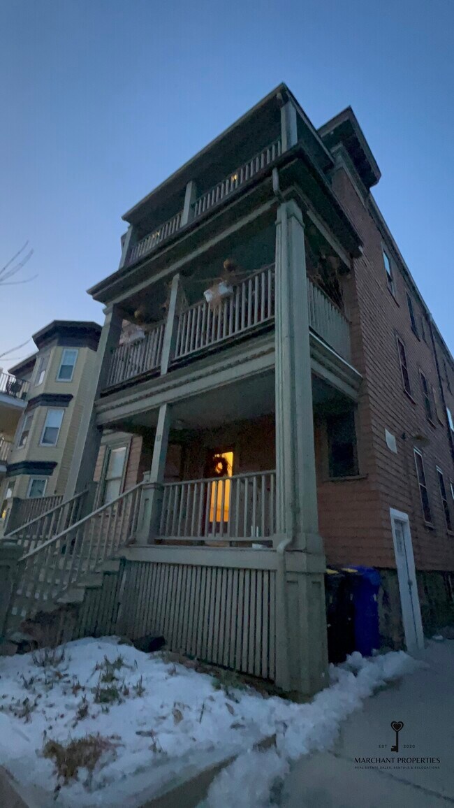 Photo - 11 Harvard Ter Unit 2