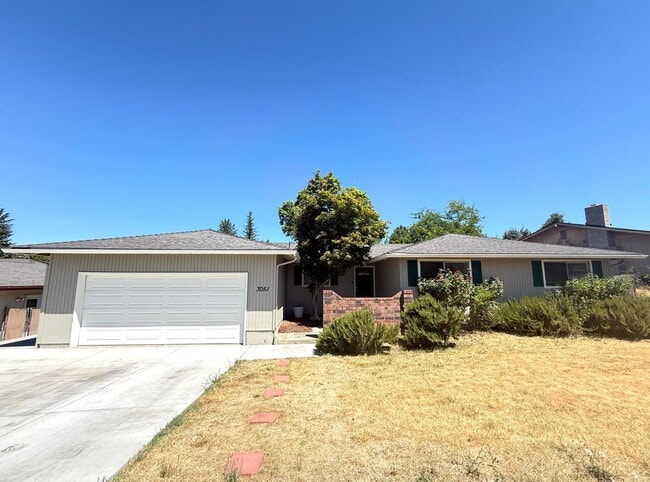 Building Photo - Roomy 3 Bed, 2 Bath Home in Northeast Medford