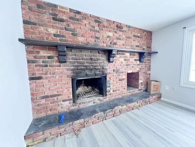Photo - 11415-11490 90 St NW