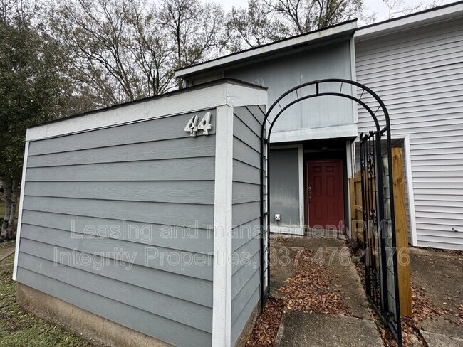 Building Photo - 44 Phlox Dr Rental