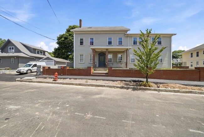 Building Photo - 10 Cliff St Unit 3