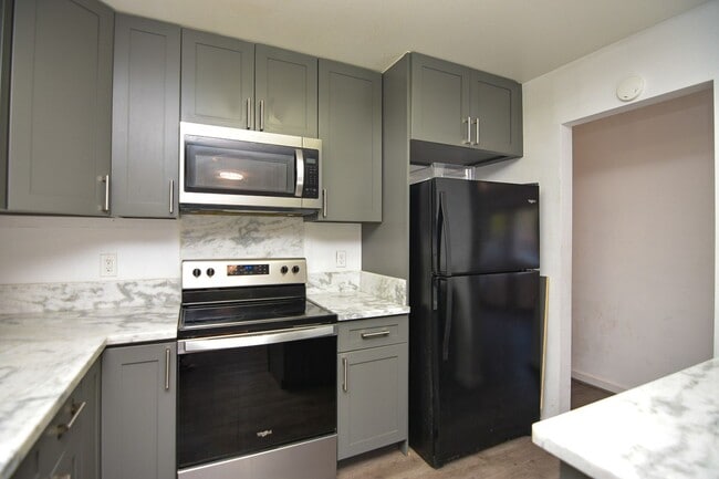 Photo - 3BR / 2Bath / 3Pkg - Home in Aiea!