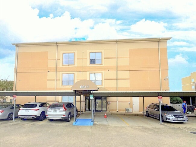 Building Photo - 6611 W Sam Houston Pkwy S Unit 1G