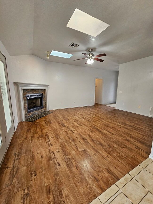 Photo - (3) Bed/(2) Bath in SW OKC/Moore Avail NOW! Pet Negotiable!