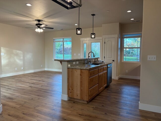 Photo - 5619 Cherry Ln