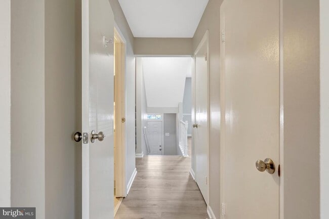 Building Photo - 7065 Leewood Forest Dr