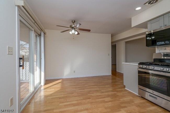 Photo - 161 Evergreen Rd Unit 12B