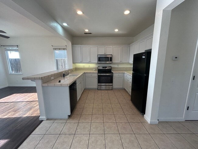 Photo - Nice home in North Turlock!
