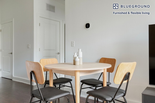 Photo - 90 Fawcett St Unidad FL3-ID933