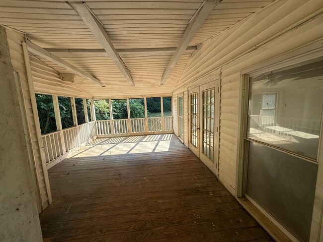 Photo - 593 Holbrook Rd