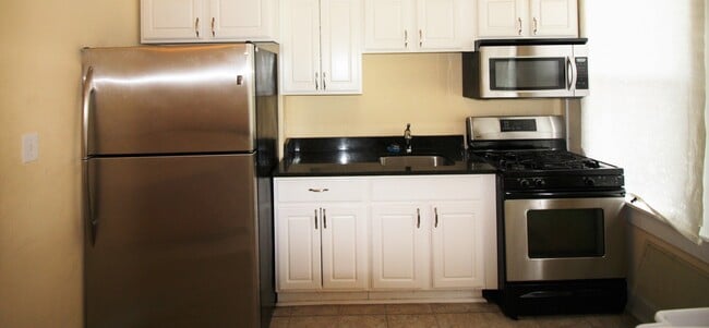 Photo - 121 S Wickham Rd