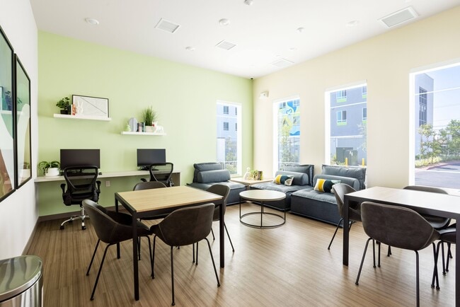 Photo - Lakeland Apartments