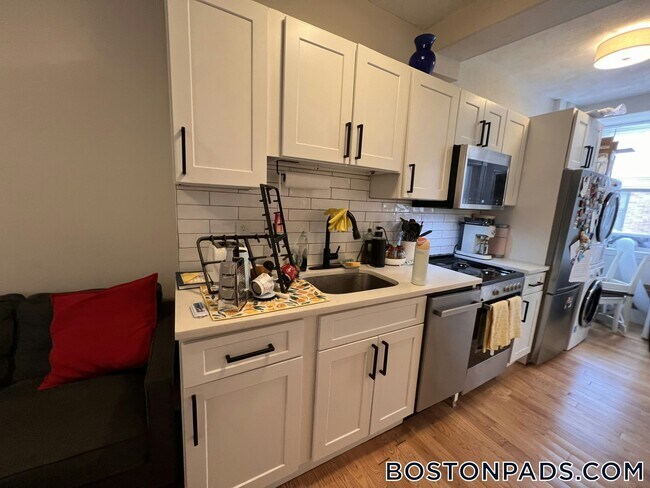 Photo - 152 Salem St Unidad 3