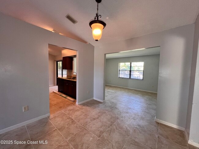 Photo - 1480 Amador Ave NW