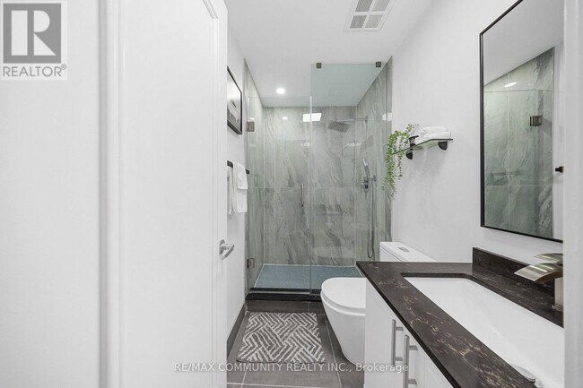 Photo - 7 King St E Unit 1211