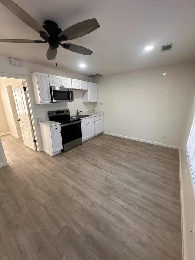 Photo - 3835 Camellia Dr