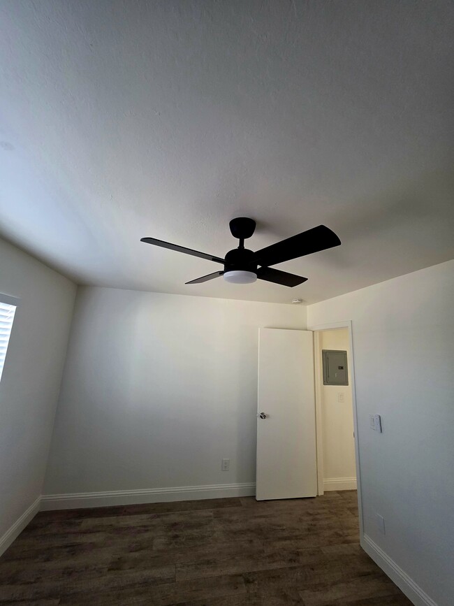 Photo - 327 N Lincoln Ave Unit 327 North