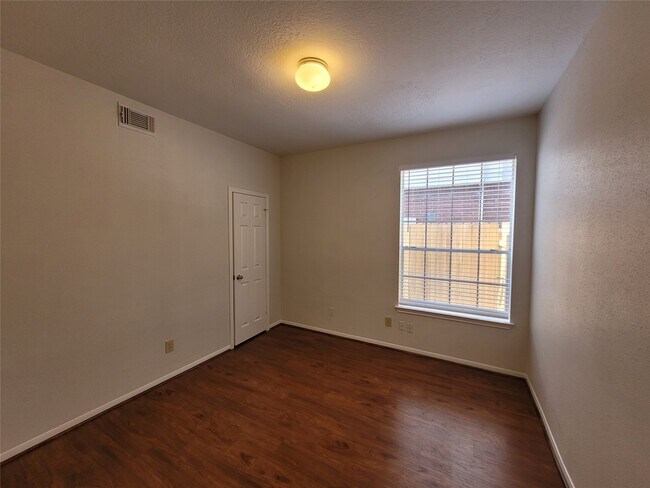 Photo - 17403 Canyon Knoll Dr