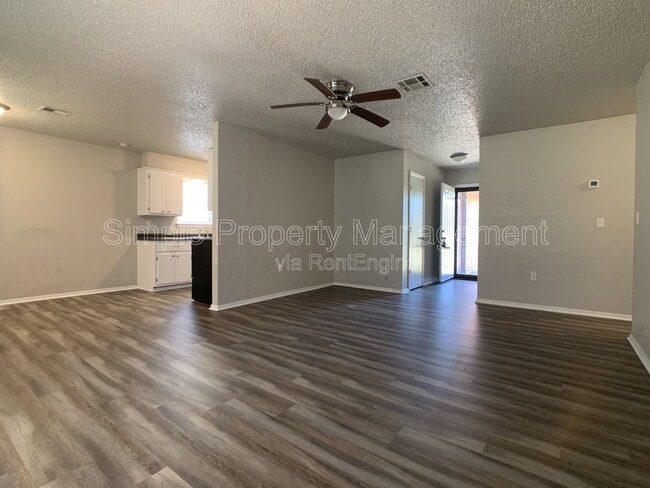 Photo - 14206 NE 4th St