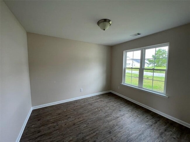 Photo - 119 Roswell Dr W
