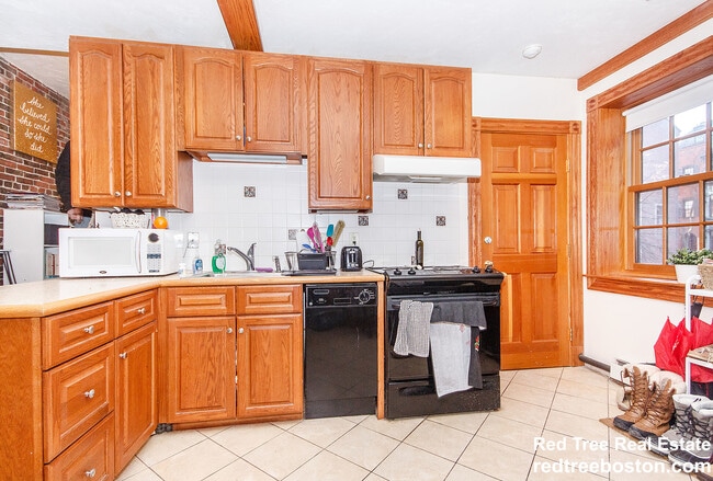 Photo - 61 Anderson St Unit 6