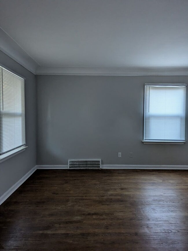 Photo - 9994 Vaughan St