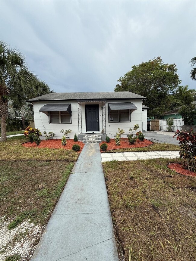Building Photo - 626 37th St Rental