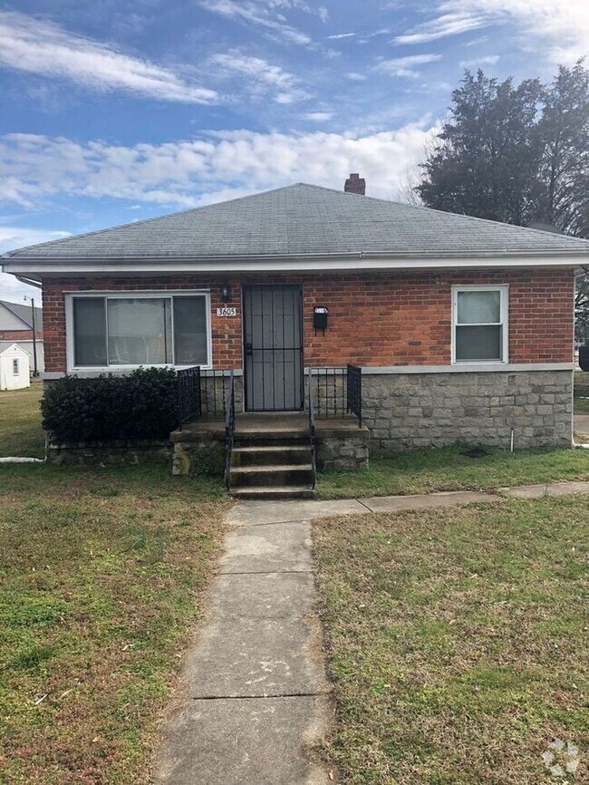Building Photo - Lovely 3-Bedroom Home Near Everyday Essent...