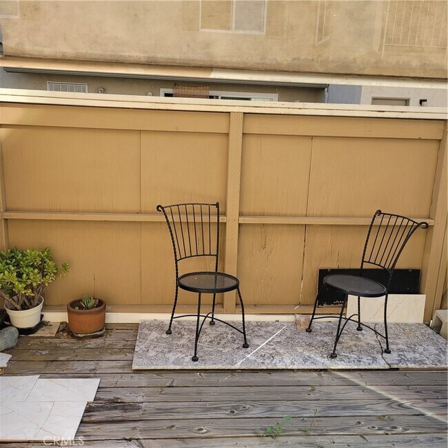 Photo - 16930 Colchester Way