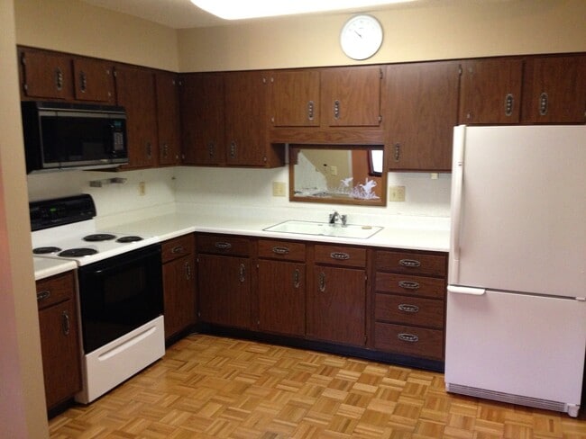 Photo - 215 Main St Apartments Unit 8