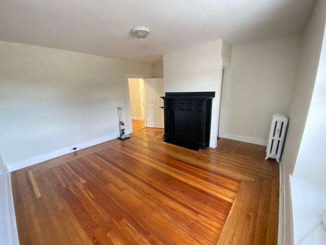 Photo - 17 Linden Pl Unit 2